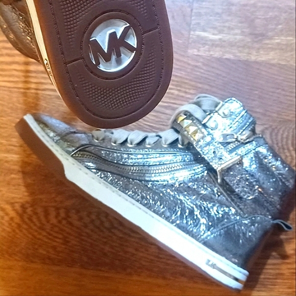 Michael Kors Gold Sneakers with Sleek Design - Picture 8 of 16